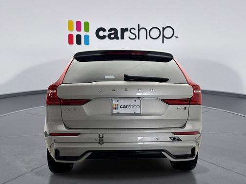 2023 Volvo XC60 B5 Plus Dark Theme