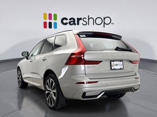 2023 Volvo XC60 B5 Plus Dark Theme