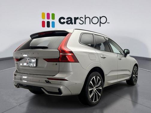 2023 Volvo XC60 B5 Plus Dark Theme
