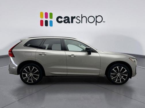 2023 Volvo XC60 B5 Plus Dark Theme