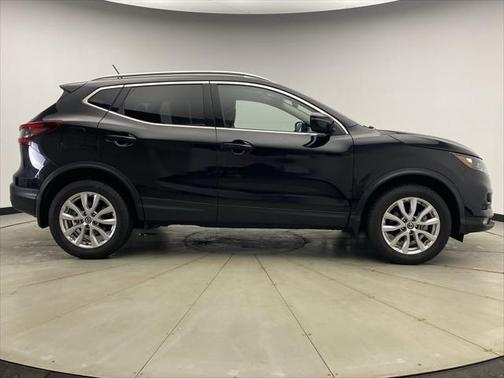 2022 Nissan Rogue Sport SV
