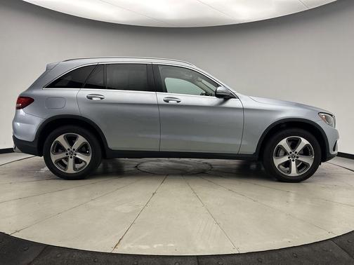 Diamond Silver Metallic 2017 Mercedes-Benz GLC 300 4MATIC