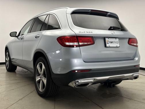 Diamond Silver Metallic 2017 Mercedes-Benz GLC 300 4MATIC