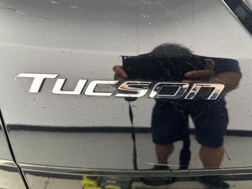 Black Pearl 2024 Hyundai TUCSON SEL