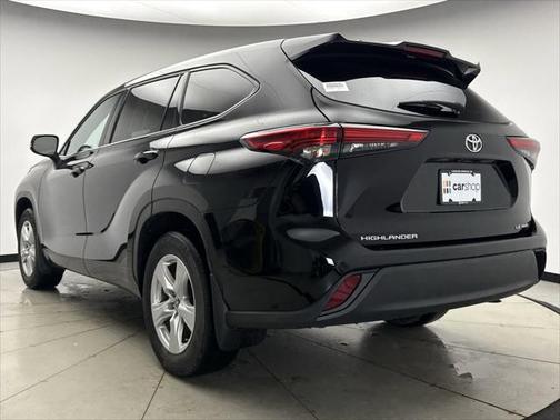 2022 Toyota Highlander LE