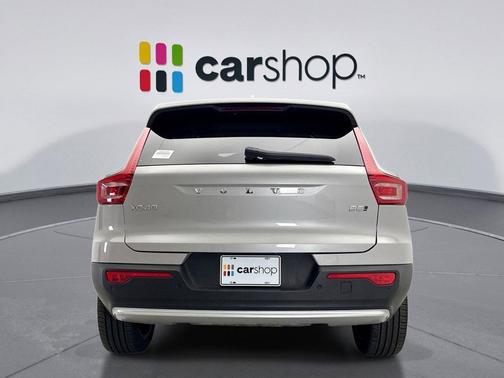 2025 Volvo XC40 B5 Plus Bright Theme
