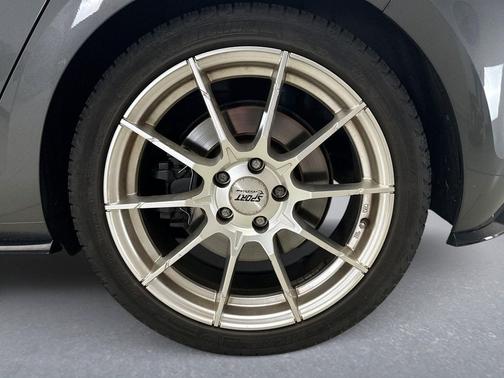 Indium Gray 2019 Volkswagen Golf R 2.0T Manual