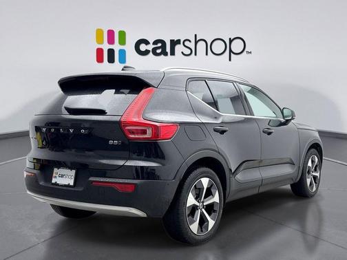 2025 Volvo XC40 B5 Plus Bright Theme
