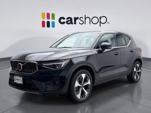 2025 Volvo XC40 B5 Plus Bright Theme