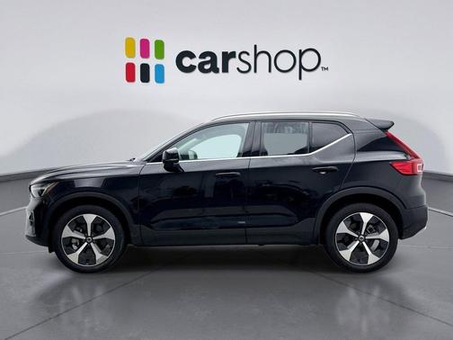 2025 Volvo XC40 B5 Plus Bright Theme