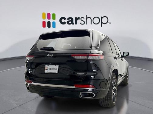 2023 Jeep Grand Cherokee Summit