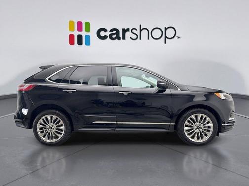 AGATE BLACK METALLIC 2022 Ford Edge Titanium