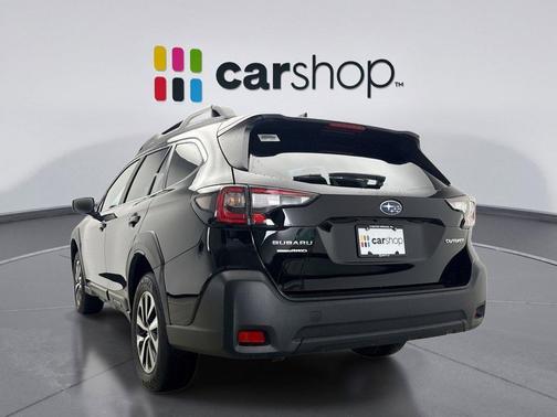 Crystal Black Silica 2025 Subaru Outback Premium