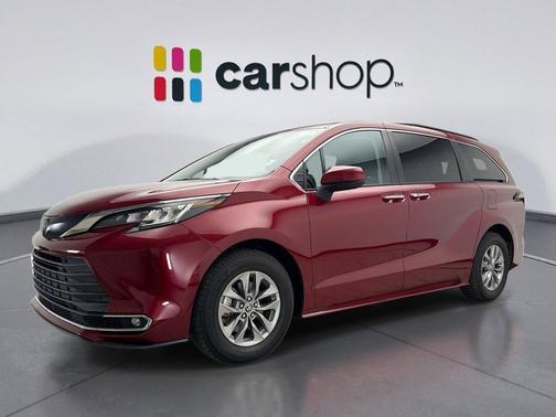 2023 Toyota Sienna XLE