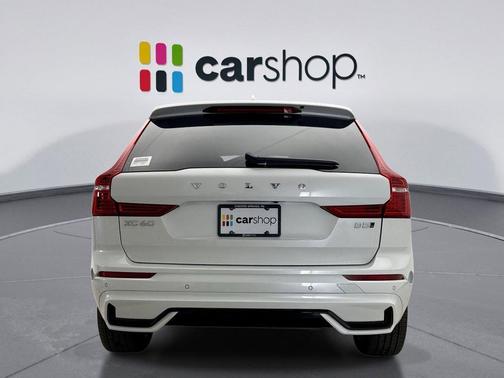 2025 Volvo XC60 B5 Plus