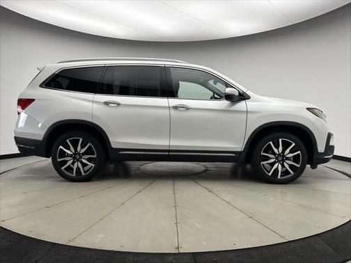2022 Honda Pilot Touring 8-Passenger