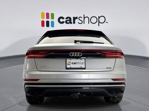 2022 Audi Q8 55 Premium Plus