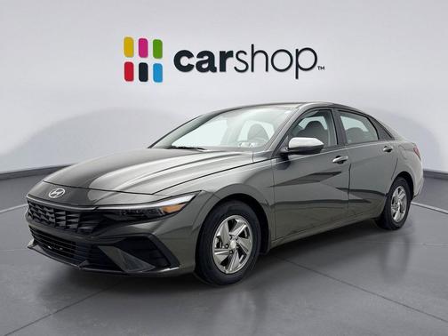 2025 Hyundai ELANTRA SE