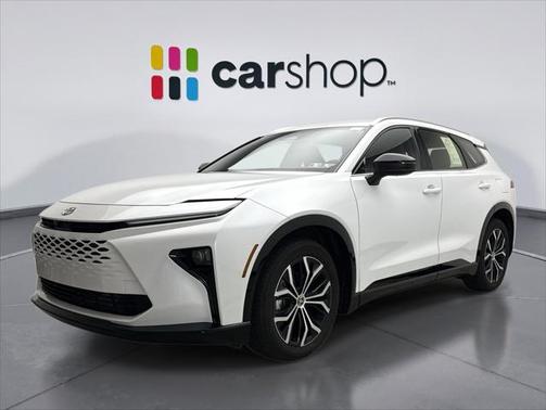 2025 Toyota Crown Signia XLE