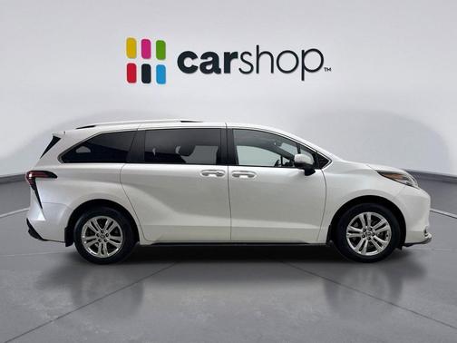 2022 Toyota Sienna Platinum 7 Passenger