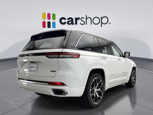 2022 Jeep Grand Cherokee Summit