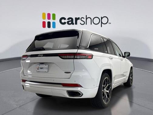 2022 Jeep Grand Cherokee Summit