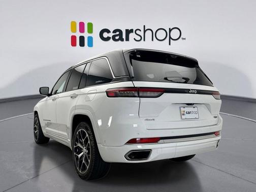 2022 Jeep Grand Cherokee Summit