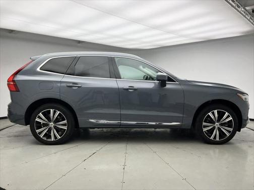 2022 Volvo XC60 B6 Inscription