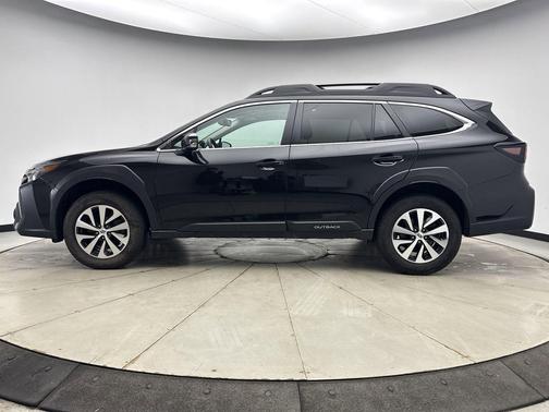 Crystal Black Silica 2024 Subaru Outback Premium