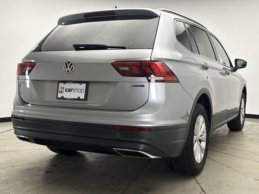 Platinum Gray Metallic 2019 Volkswagen Tiguan 2.0T SE 4MOTION