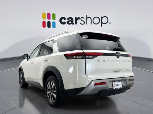 2024 Nissan Pathfinder SL 4WD