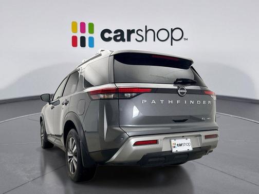 2023 Nissan Pathfinder SL 4WD