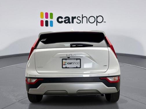 Snow White Pearl 2025 Kia Niro EX