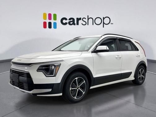 Snow White Pearl 2025 Kia Niro EX