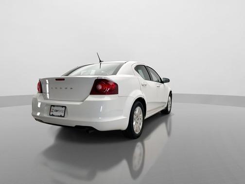 Bright White Clearcoat 2014 Dodge Avenger SE
