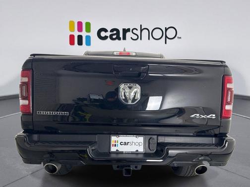 Diamond Black Crystal Pearlcoat 2022 RAM 1500 Big Horn/Lone Star