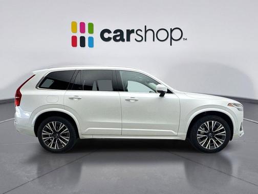 2022 Volvo XC90 T5 Momentum