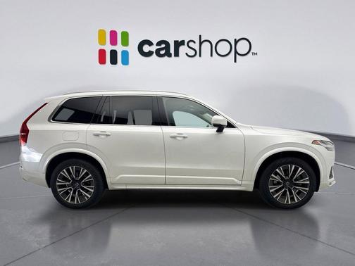 2022 Volvo XC90 T5 Momentum