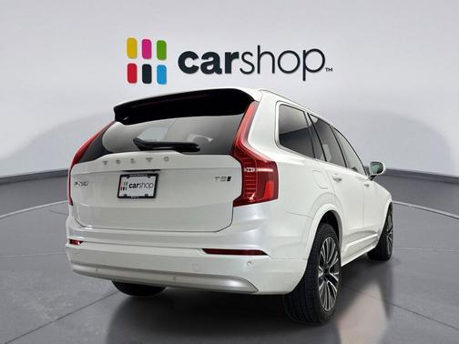 2022 Volvo XC90 T5 Momentum