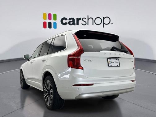 2022 Volvo XC90 T5 Momentum