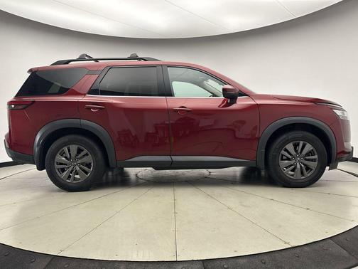 2022 Nissan Pathfinder SV 4WD