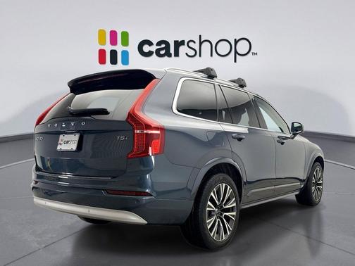 2022 Volvo XC90 T5 Momentum