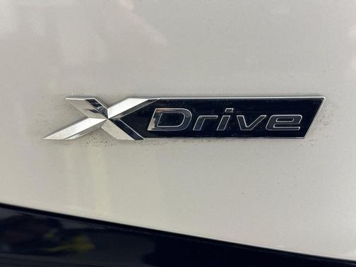 Mineral White Metallic 2023 BMW 530 i xDrive