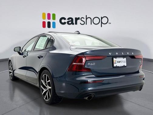 2020 Volvo S60 T5 Momentum