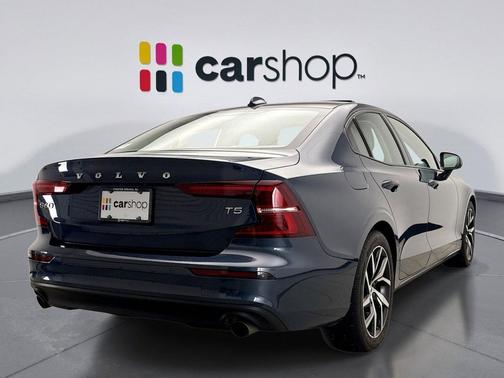 2020 Volvo S60 T5 Momentum