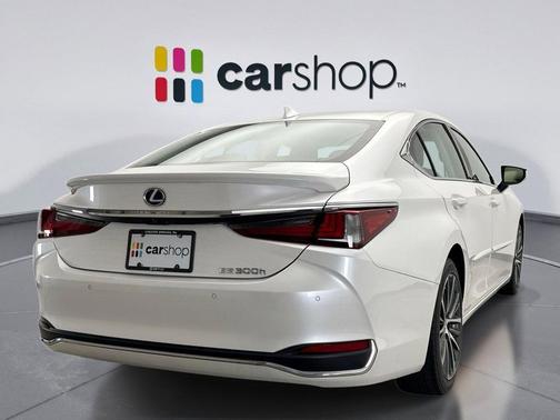 2022 Lexus ES 300h Base