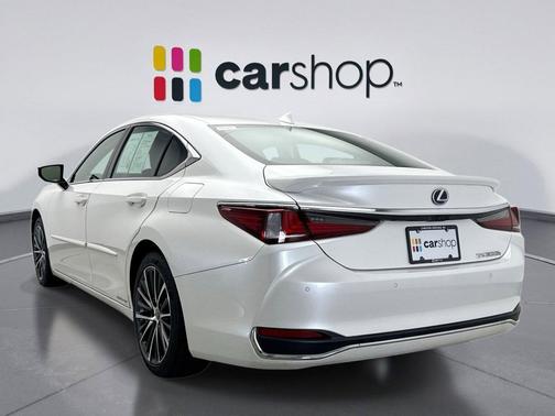 2022 Lexus ES 300h Base