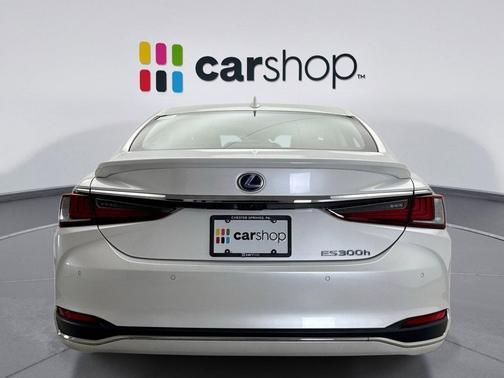 2022 Lexus ES 300h Base