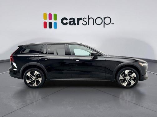 2024 Volvo V60 Cross Country B5 Plus