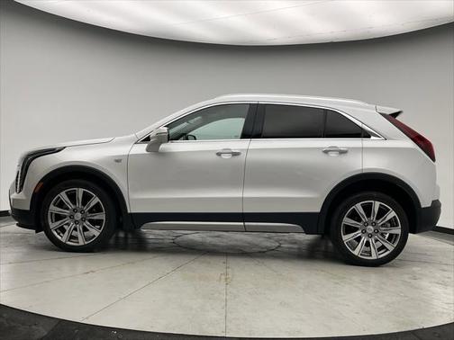 2022 Cadillac XT4 Premium Luxury